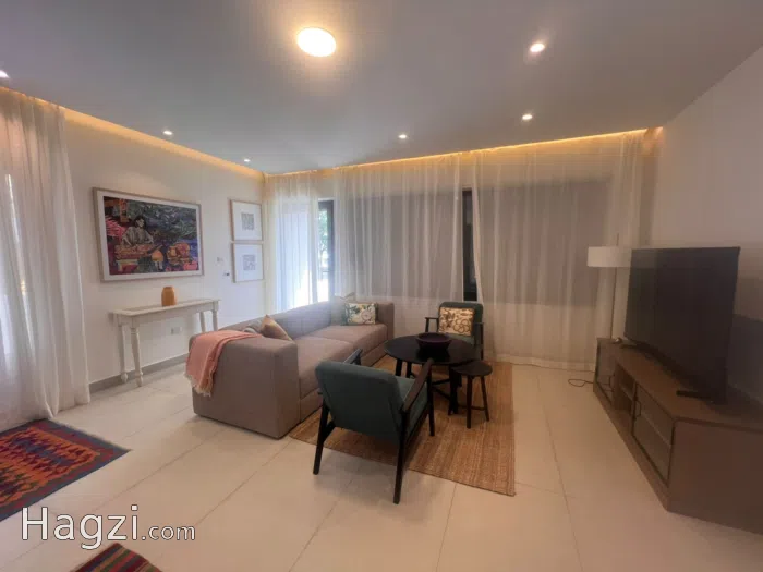 Modern Furnished 2-Bedroom Ground Floor Apartment - Secondary Image 2