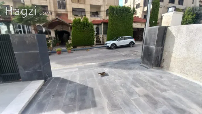 Apartment for sale in Um Uthaina