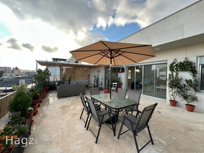 One bedroom Rooftop for rent