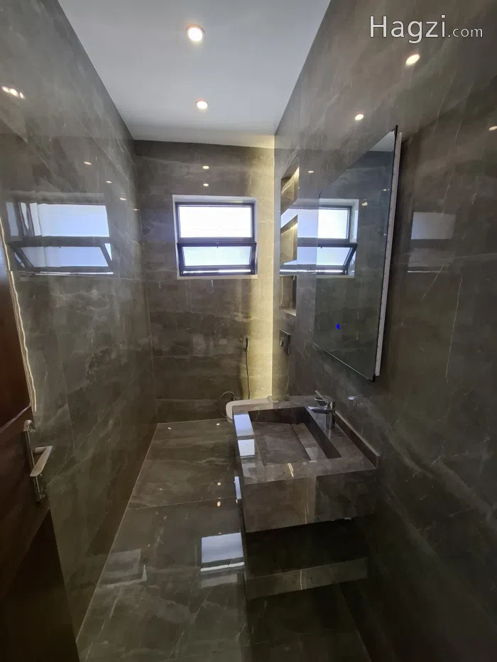 Unfurnished apartment to Sale - Secondary Image 1