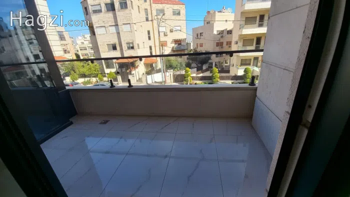 Apartment for sale in Um Uthaina