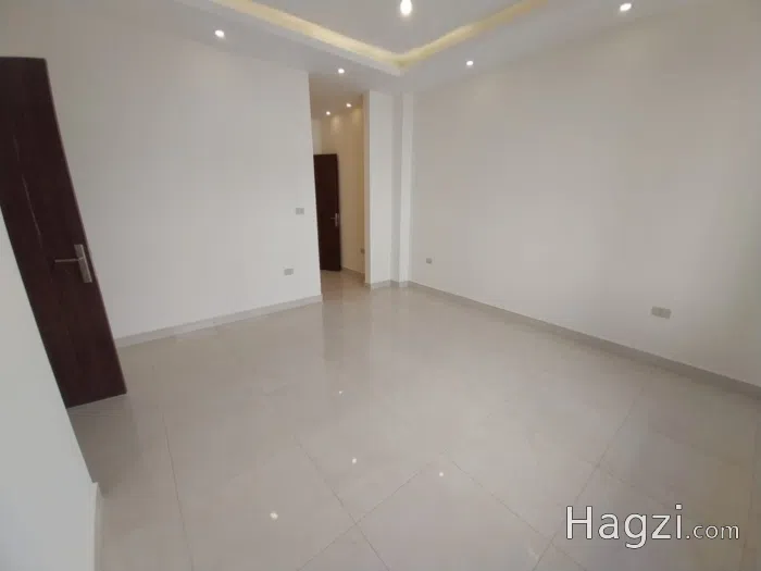 Unfurnished apartment to Rent  - Secondary Image 3