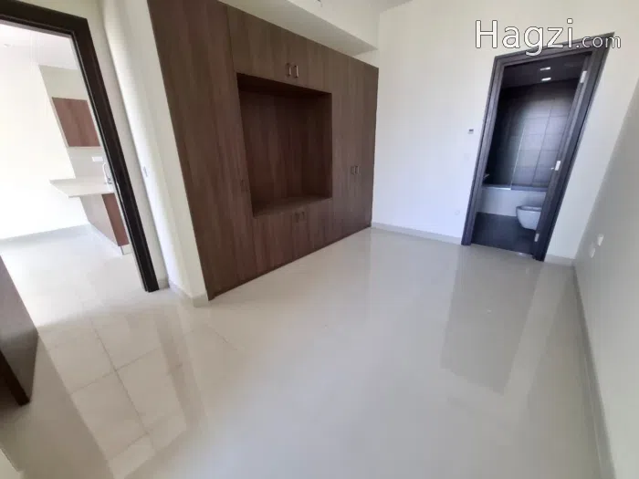 Semi-furnished apartment for sale - Secondary Image 1