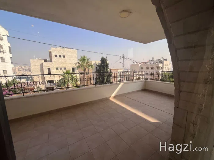 Three bedroom Apartment for rent - Secondary Image 2
