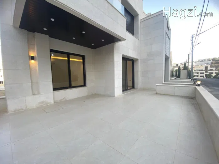 Unfurnished apartment for rent 