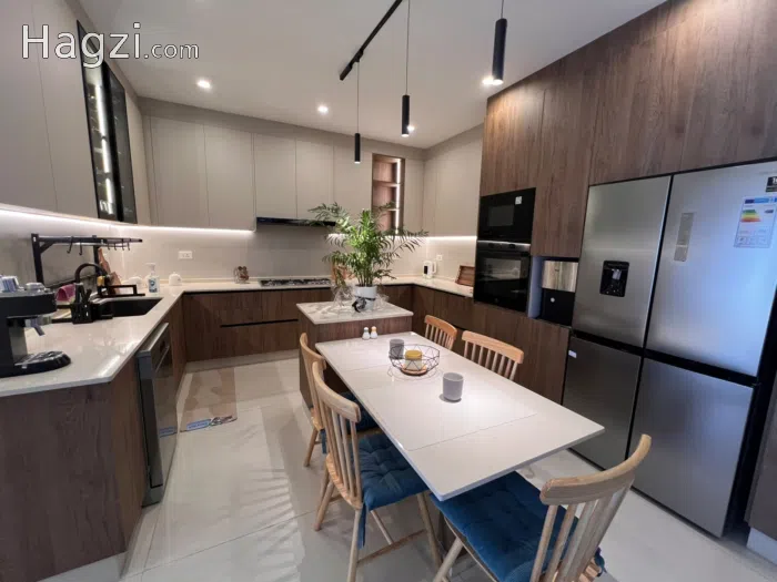 Premium 2-Bedroom Modern Apartment in Al Weibdeh - Secondary Image 3