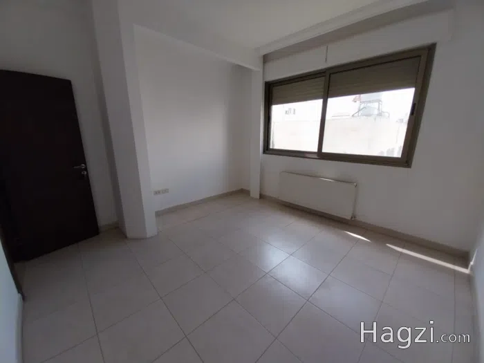 Unfurnished apartment to Rent  - Secondary Image 1