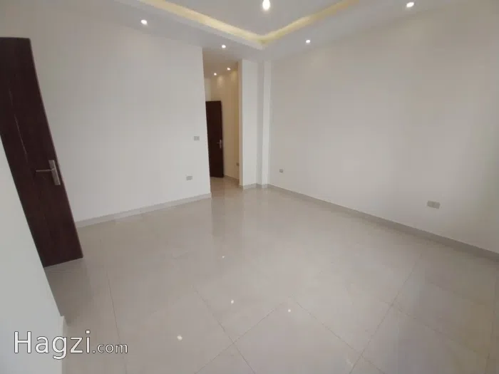 Unfurnished apartment to Rent  - Secondary Image 2