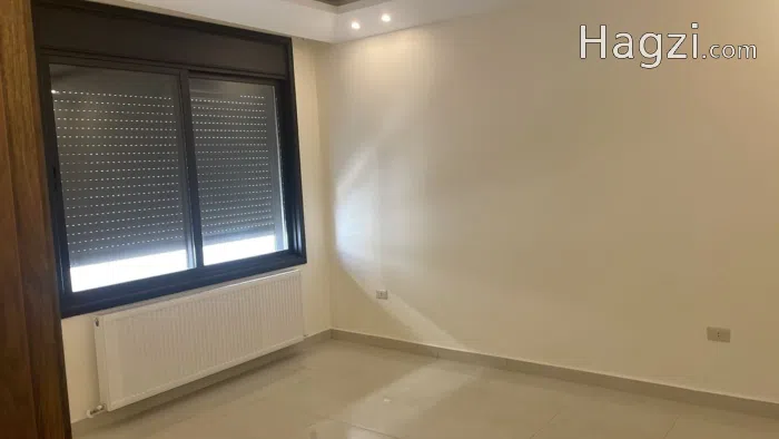 Unfurnished apartment for rent - Secondary Image 2