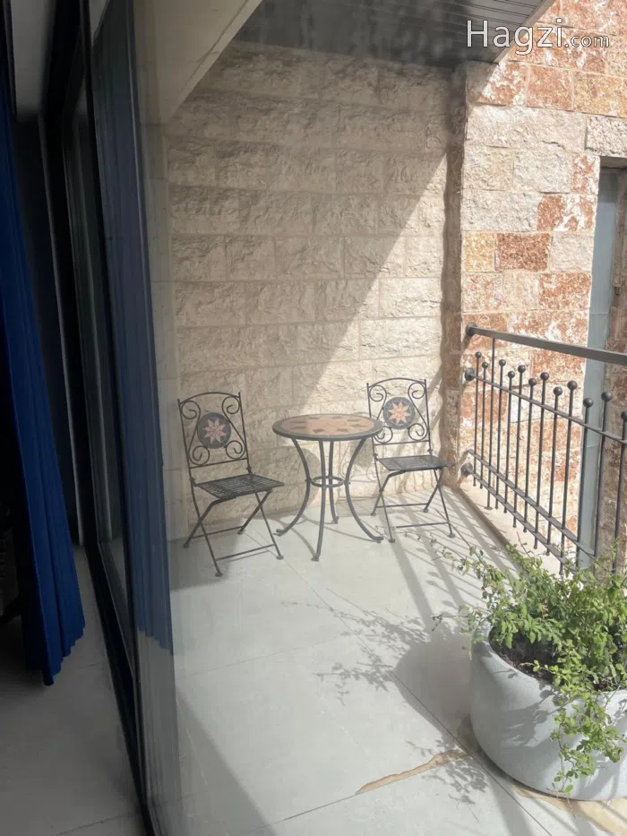 Three bedroom apartment for rent - Secondary Image 1