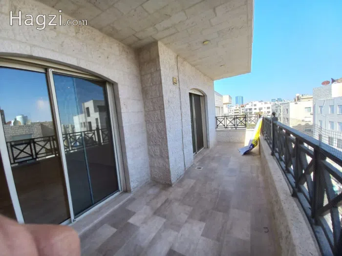 Last Floor and Roof Apartment for Rent - Secondary Image 3