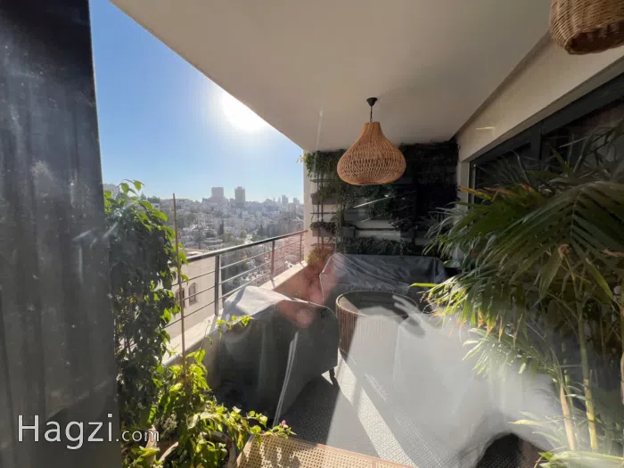 Premium 2-Bedroom Modern Apartment in  Al Weibdeh - Secondary Image 3