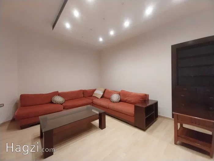 Apartment for rent Um Al Summaq - Secondary Image 2