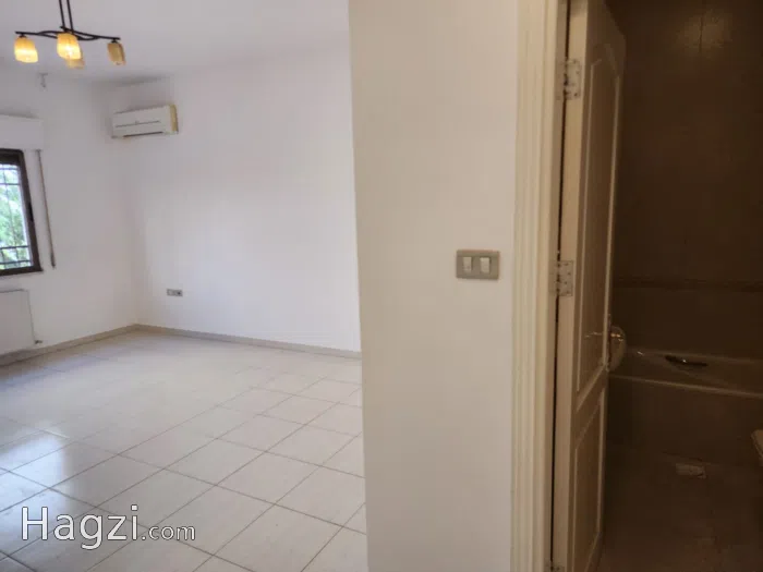 Unfurnished Apartment to Rent in deir ghbar - Secondary Image 2