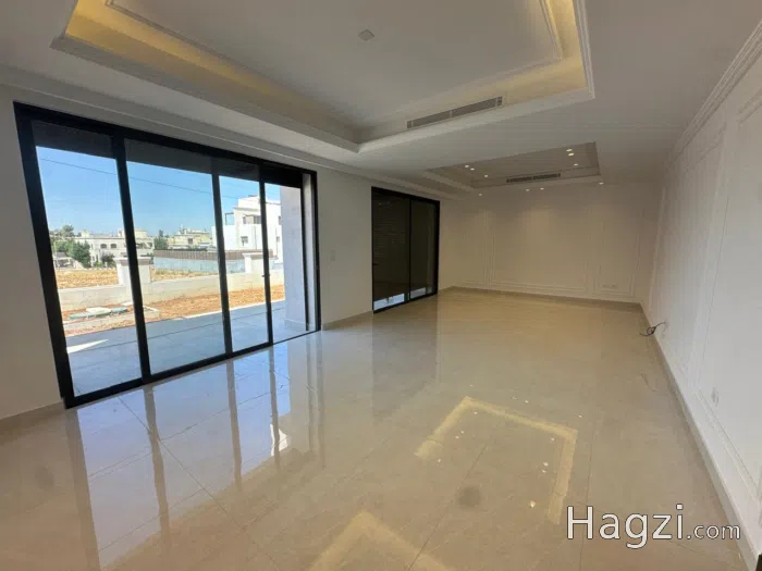 Unfurnished apartment for rent  Al Thuhir