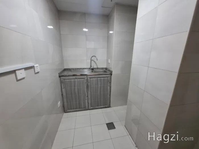 Unfurnished office for rent - Secondary Image 1