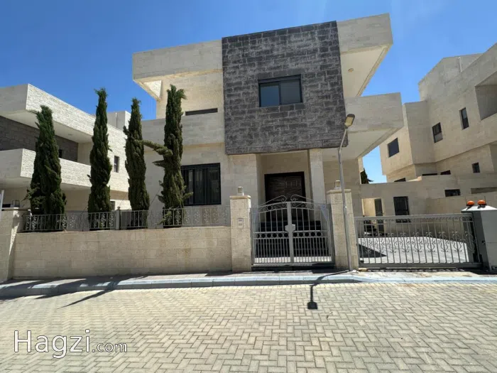 Villa for sale in Airport Road