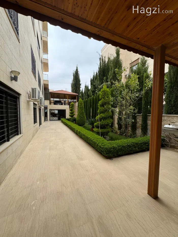 Luxurious Ground-Floor Apartment with Private Garden in Dahiet Al-Araz - Secondary Image 3