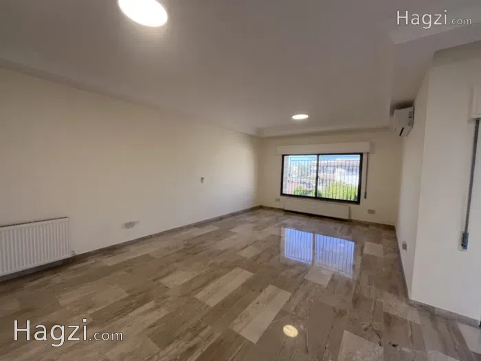 Three bedroom Apartment for Sale