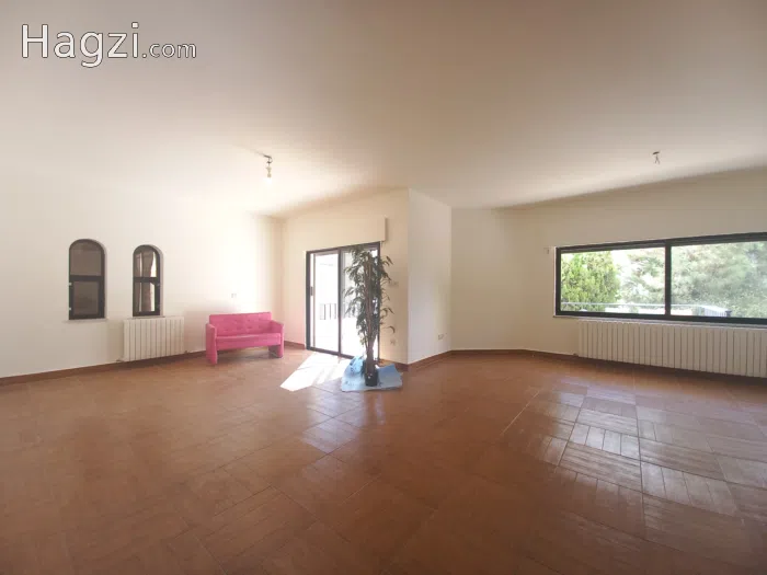 Unfurnished Apartment For Rent In Al Shmesani 