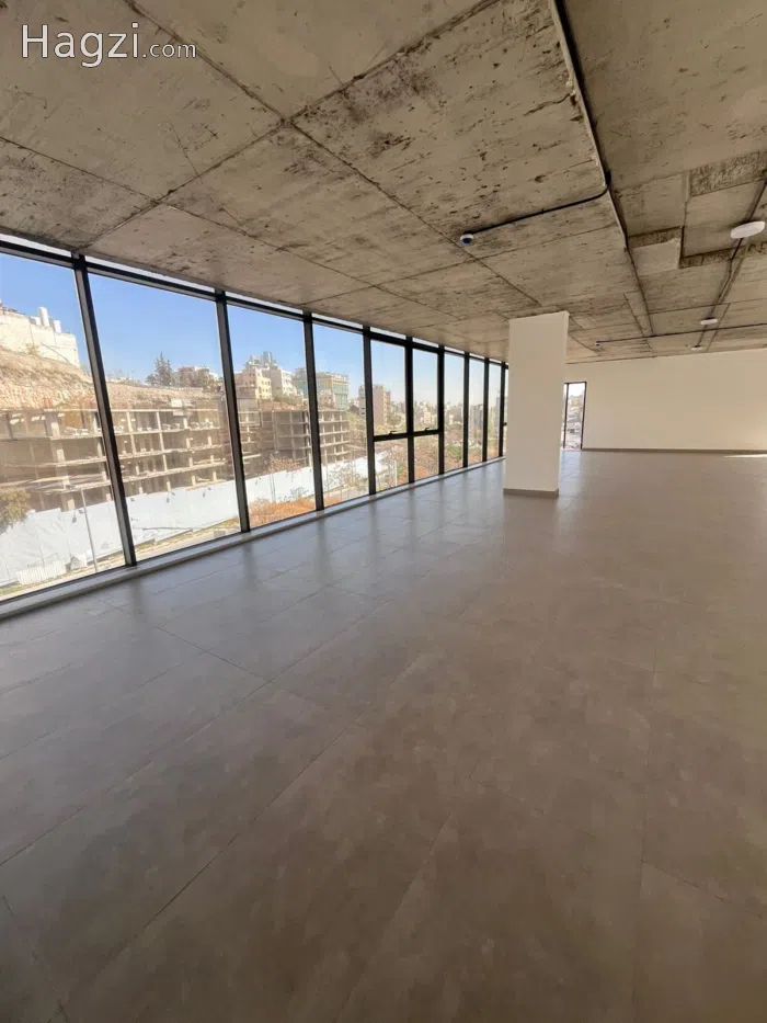 Office for rent in Shmesani 200 meter