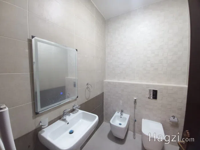 3-bedroom unfurnished roof for rent - Secondary Image 1