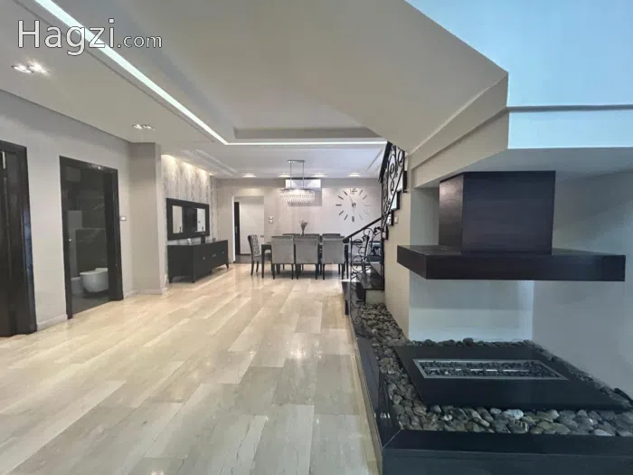 Duplex Rooftop in Deir Ghbar For Rent 350sqm