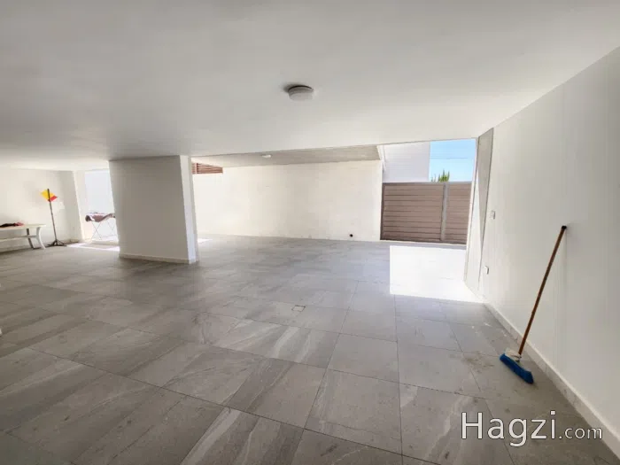 villa & palaces for sale - Secondary Image 1
