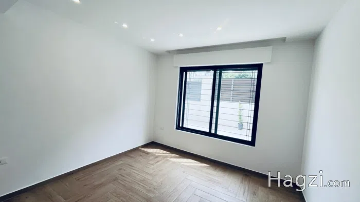 Unfurnished Luxury Apartment with Large Garden & Terrace Near Ritz-Carlton - Secondary Image 3