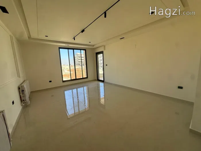 Last floor apartment & Roof for sale in Airport Road  - Secondary Image 2
