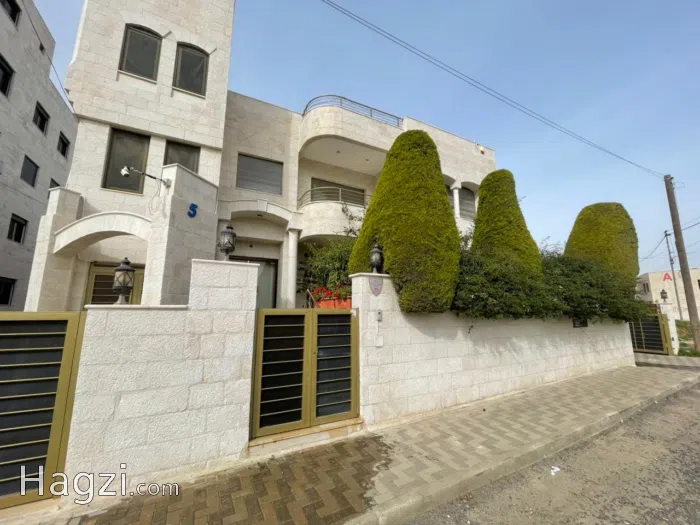 Unfurnished Part Of Villa Apartment For Rent in khalda 