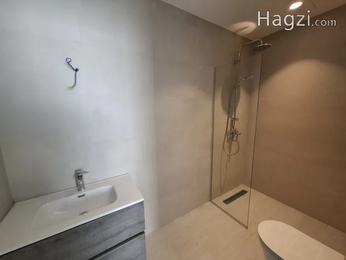 Unfurnished apartment to Rent - Secondary Image 2