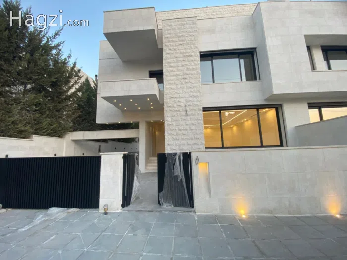 Luxury Attached Villa for Sale In Dabouq - Secondary Image 1