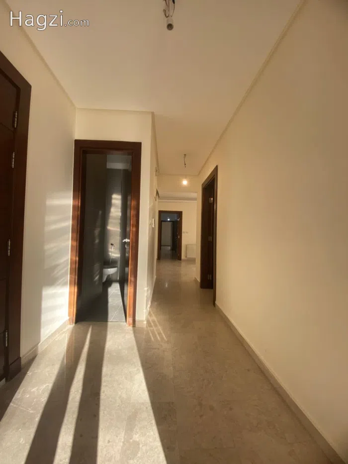 Unfurnished apartment to Rent - Secondary Image 2