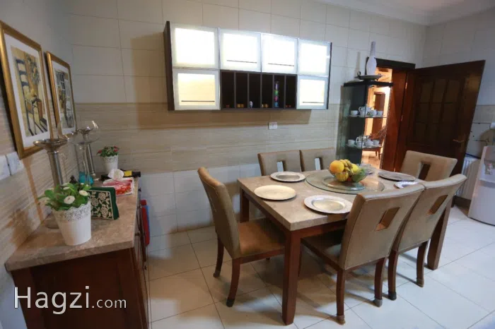  Elegant 4-Bedroom Villa in Marj Al Hamam - Secondary Image 1